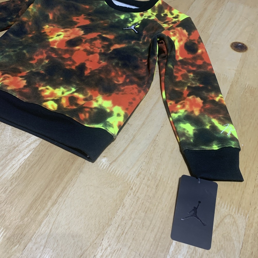 NIke Air Jordan Boy's Tie-Dye Sweatshirt Size Medium/6 NWT - Picture 3 of 8